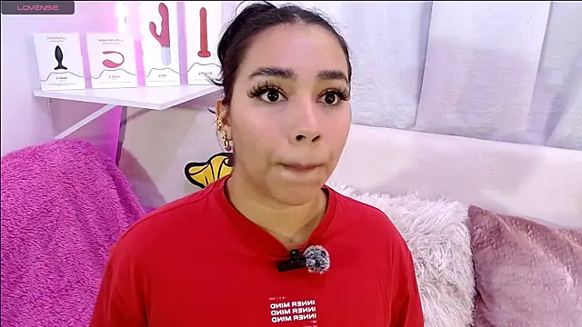 Snapshot of _Rios_Sofi_ chatting on July 2026 06:43:02 PM Rios Sofi online show from July 2026 06:43:02 PM