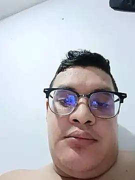 Snapshot of maiknovo31 chatting on July 2026 09:46:02 PM maiknovo31 online show from July 2026 09:46:02 PM