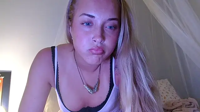 Snapshot of rozzygrace chatting on July 2026 02:42:01 AM rozzygrace online show from July 2026 02:42:01 AM