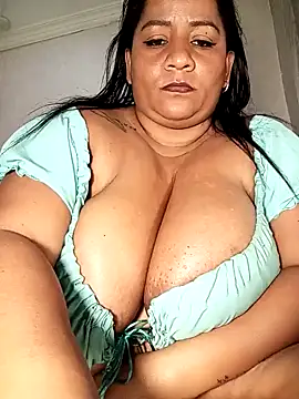 Snapshot of Dajanaaroa chatting on January 2025 04:27:02 PM Dajanaaroa online show from January 2025 04:27:02 PM