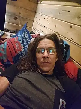 SittingWolf online show from July 2026 04:42:02 AM