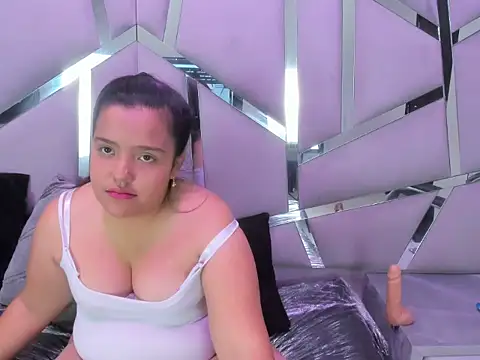 Ivy Aura online show from July 2026 03:54:02 PM