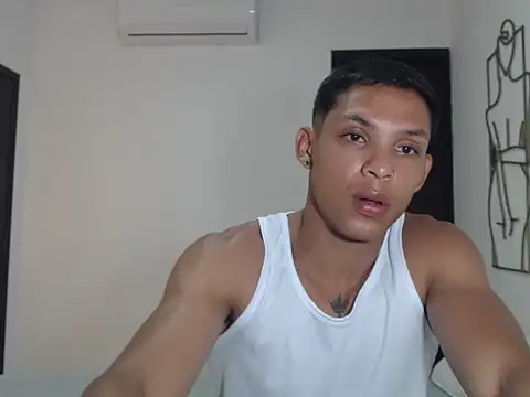 braddhott  online show from August 2026 09:25:01 PM