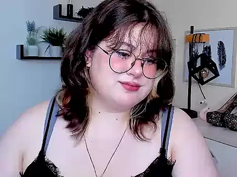 Snapshot of OpheliaLush chatting on August 2026 07:51:01 AM OpheliaLush online show from August 2026 07:51:01 AM