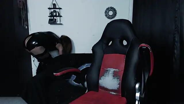 Snapshot of april_simons2 chatting on January 2025 10:34:02 AM april simons2 online show from January 2025 10:34:02 AM