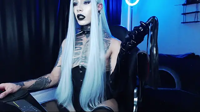 Snapshot of april_simons2 chatting on November 2025 08:10:01 PM april simons2 online show from November 2025 08:10:01 PM