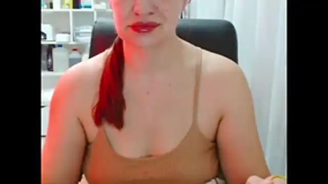 Snapshot of Fire_girl35 chatting on August 2026 09:28:01 PM Fire girl35 online show from August 2026 09:28:01 PM