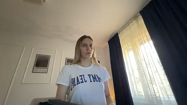 Snapshot of CherryRoseLove_ chatting on August 2026 01:03:01 PM CherryRoseLove online show from August 2026 01:03:01 PM