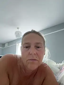 Snapshot of Blondnboujee53 chatting on August 2026 05:54:02 AM Blondnboujee53 online show from August 2026 05:54:02 AM