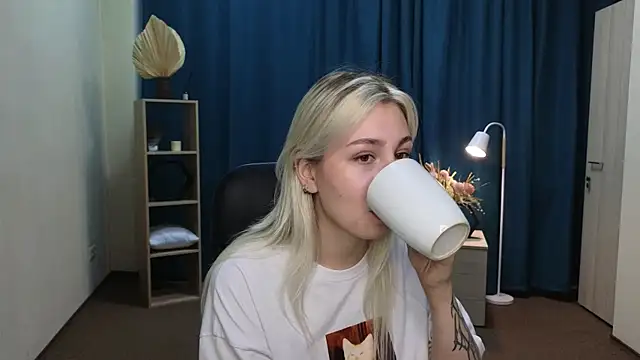 LishaNuding online show from August 2026 11:02:01 AM