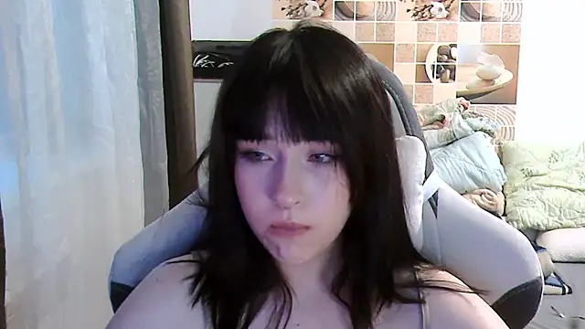 Snapshot of EvaHurt chatting on August 2026 04:42:02 PM EvaHurt online show from August 2026 04:42:02 PM