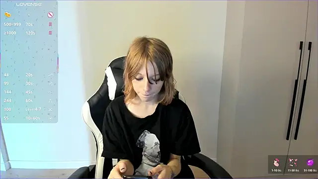 Snapshot of miss_mollysally chatting on August 2026 05:42:02 AM miss mollysally online show from August 2026 05:42:02 AM