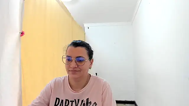 MARILYN GARCIA online show from October 2025 03:18:01 PM