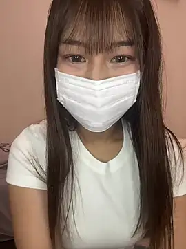 Snapshot of SakuraMochan chatting on August 2026 01:05:01 PM SakuraMochan online show from August 2026 01:05:01 PM