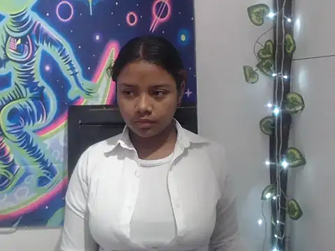 lau sofia21 online show from August 2026 12:40:01 PM