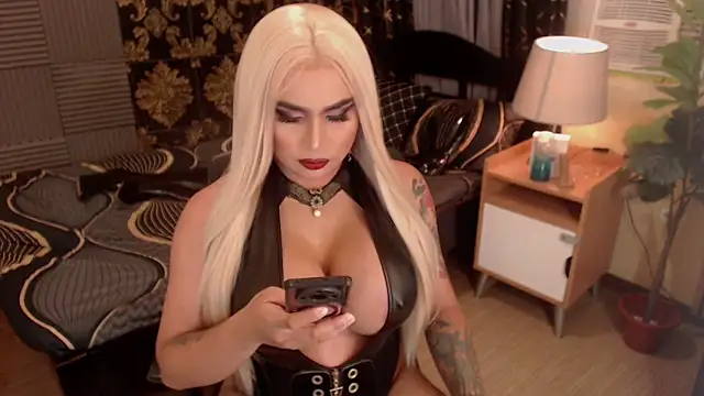 DominatrixMistressSilva online show from April 2026 07:50:01 AM