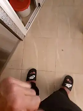 Demillvan online show from September 2025 03:22:02 PM