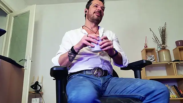 ChrisKox online show from April 2026 02:03:01 AM