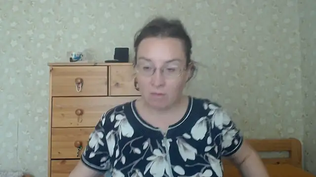 Snapshot of Smart_Rose chatting on June 2026 08:04:02 AM Smart Rose online show from June 2026 08:04:02 AM