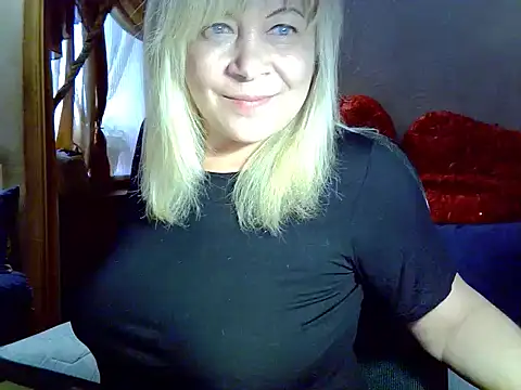 AgoniA7 online show from April 2026 03:42:01 PM