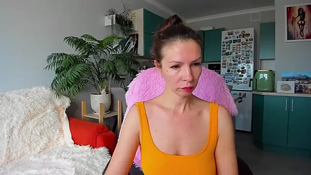 Snapshot of ChristinaGlory chatting on October 2025 07:29:01 AM ChristinaGlory online show from October 2025 07:29:01 AM