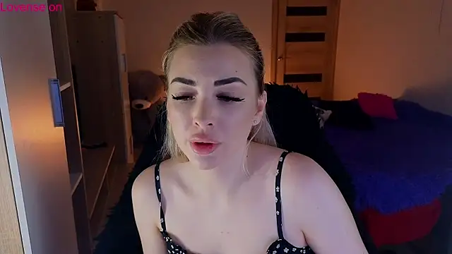 MilanaOmg online show from May 2026 09:34:02 PM