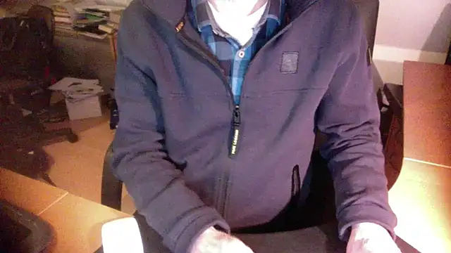 outlaw200 online show from December 2024 07:34:01 PM