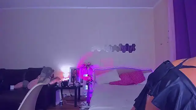 EmmaAbramson online show from September 2025 04:32:02 PM