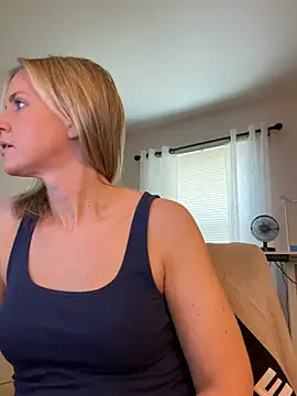 Snapshot of Kay_Cakes chatting on July 2026 02:21:01 PM Kay Cakes online show from July 2026 02:21:01 PM