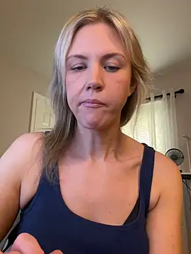 Snapshot of Kay_Cakes chatting on July 2026 02:22:02 PM Kay Cakes online show from July 2026 02:22:02 PM