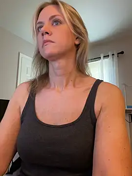Snapshot of Kay_Cakes chatting on July 2026 02:26:02 PM Kay Cakes online show from July 2026 02:26:02 PM