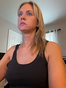 Snapshot of Kay_Cakes chatting on July 2026 06:28:01 PM Kay Cakes online show from July 2026 06:28:01 PM