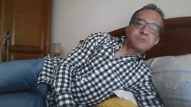 Snapshot of CarlosRocha73 chatting on April 2026 12:32:01 PM CarlosRocha73 online show from April 2026 12:32:01 PM