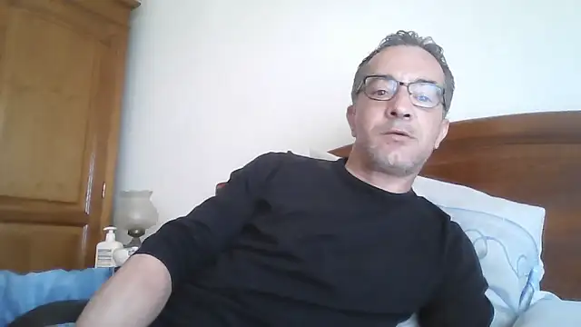 Snapshot of CarlosRocha73 chatting on April 2026 10:40:01 AM CarlosRocha73 online show from April 2026 10:40:01 AM