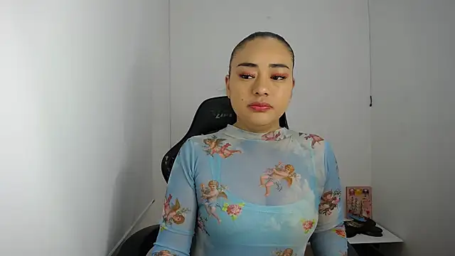 Snapshot of ReyleDoll chatting on December 2024 07:51:01 PM ReyleDoll online show from December 2024 07:51:01 PM