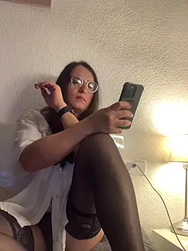 Snapshot of Chic_desire chatting on April 2026 09:45:01 PM Chic desire online show from April 2026 09:45:01 PM
