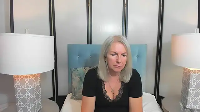 EricaTop online show from October 2025 04:18:02 PM