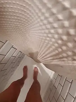 realeasy1 online show from December 2025 11:01:02 PM