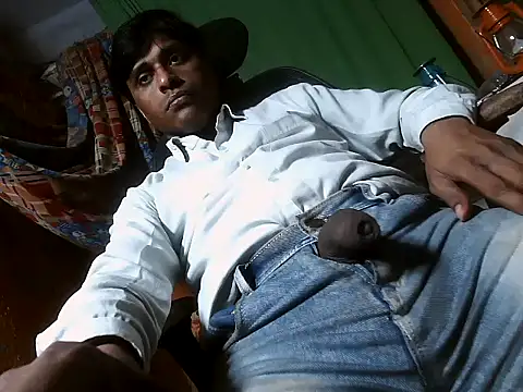 Snapshot of desiboy1101 chatting on March 2025 01:18:01 PM desiboy1101 online show from March 2025 01:18:01 PM