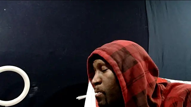 Snapshot of iBreakHeartz chatting on December 2024 09:10:01 AM iBreakHeartz online show from December 2024 09:10:01 AM