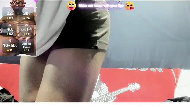 Snapshot of iBreakHeartz chatting on December 2024 05:30:01 PM iBreakHeartz online show from December 2024 05:30:01 PM