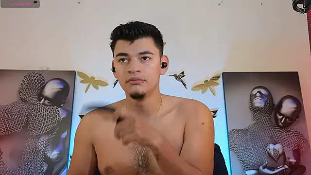 VikoHands online show from April 2026 10:44:02 PM