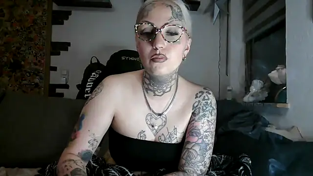 RoxxyInk online show from April 2026 11:24:01 PM