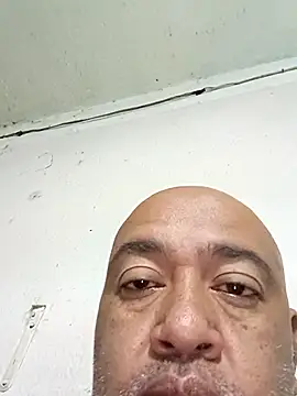 Snapshot of GeorgeVergaGrues chatting on October 2025 07:03:02 AM GeorgeVergaGrues online show from October 2025 07:03:02 AM