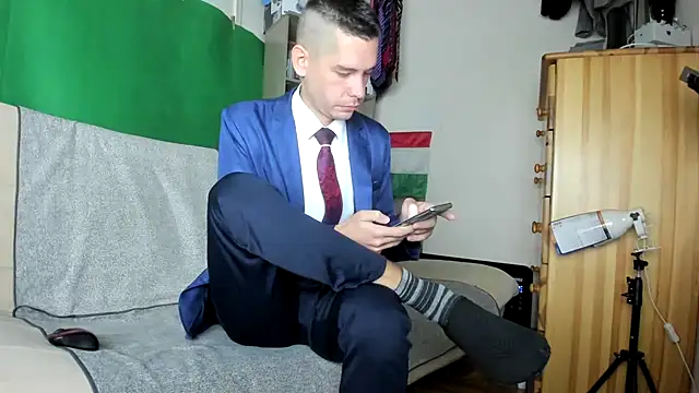 viraglaci18xh online show from November 2025 03:45:01 AM