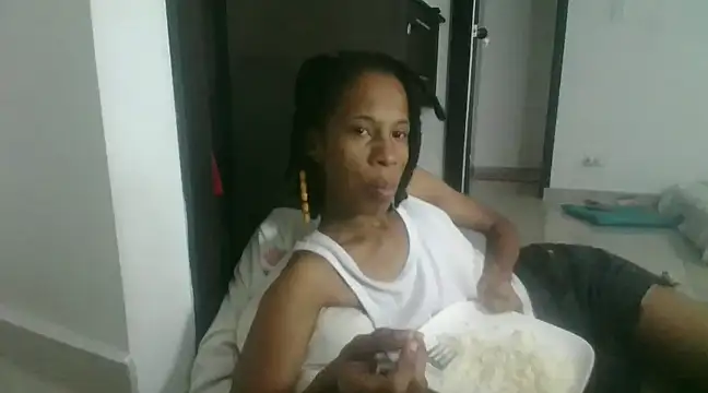 Snapshot of africa_deluxe chatting on February 2025 07:14:02 PM africa deluxe online show from February 2025 07:14:02 PM