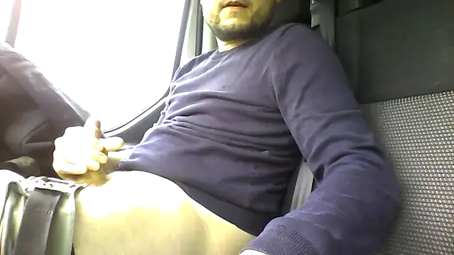 Snapshot of Menic0n chatting on February 2026 02:57:02 PM Menic0n online show from February 2026 02:57:02 PM