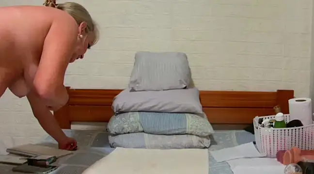 awild kitten online show from March 2025 12:32:02 PM