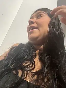 Snapshot of emilyjohanson chatting on May 2026 05:43:02 PM emilyjohanson online show from May 2026 05:43:02 PM