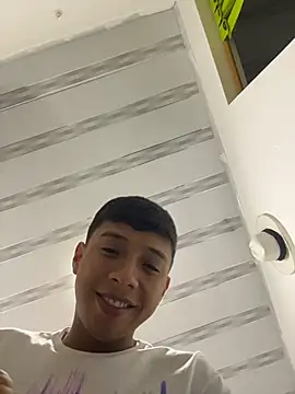 Thiagoo Frost online show from November 2025 06:53:01 PM